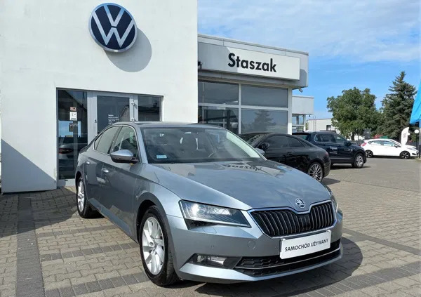 skoda superb Skoda Superb cena 87900 przebieg: 98000, rok produkcji 2019 z Krzepice